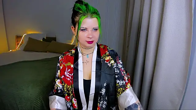 Snapshot of AliceSpencery chatting on June 19, 2:54 pm AliceSpencery online show from June 19, 2:54 pm