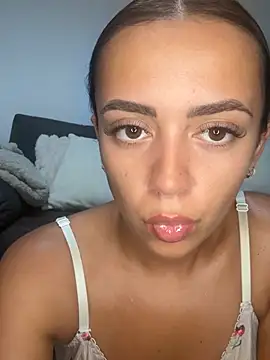 Harrietbronzex online show from July 23, 1:20 pm