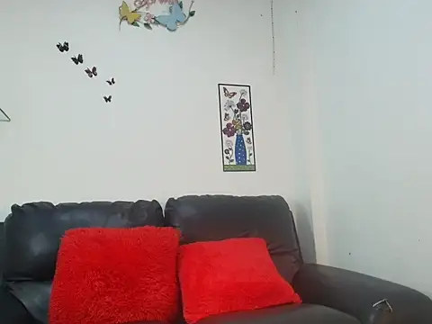Snapshot of EMI_BLISS chatting on June 16, 8:33 pm EMI BLISS online show from June 16, 8:33 pm