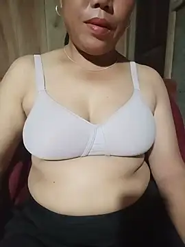 Snapshot of Lotus_09 chatting on July 16, 3:51 pm Lotus 09 online show from July 16, 3:51 pm