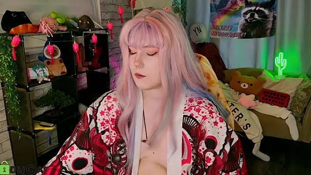 Snapshot of Candy-yeah chatting on July 17, 1:23 am Candy-yeah online show from July 17, 1:23 am