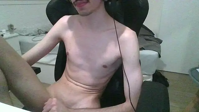 Snapshot of gabrielNovin17cm chatting on June 24, 8:41 pm gabrielNovin17cm online show from June 24, 8:41 pm