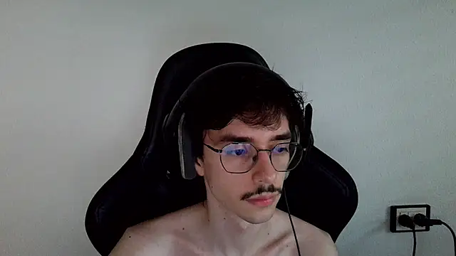 Snapshot of gabrielNovin17cm chatting on June 27, 2:55 pm gabrielNovin17cm online show from June 27, 2:55 pm