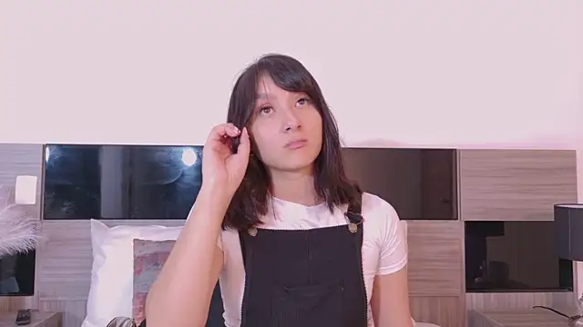Snapshot of NinaGarcia chatting on July 9, 1:59 pm NinaGarcia online show from July 9, 1:59 pm