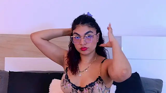 Snapshot of MelodyAlvarez chatting on June 30, 11:11 am MelodyAlvarez online show from June 30, 11:11 am