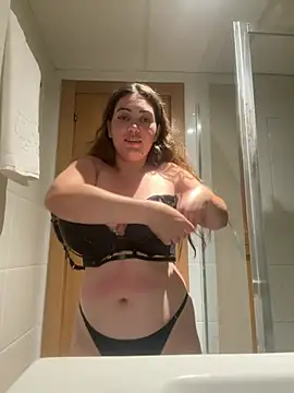 Snapshot of -Malina- chatting on July 3, 10:38 pm -Malina- online show from July 3, 10:38 pm