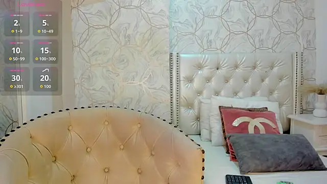 Snapshot of britanny_77 chatting on July 23, 8:18 pm britanny 77 online show from July 23, 8:18 pm