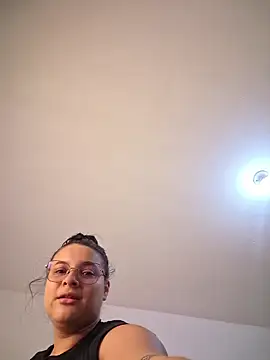 Snapshot of Alliceadams chatting on July 20, 5:00 am Alliceadams online show from July 20, 5:00 am