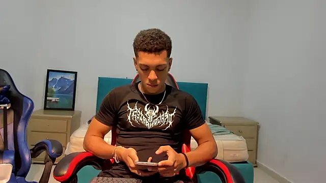 Snapshot of MAX_LEGEND chatting on June 27, 10:09 am MAX LEGEND online show from June 27, 10:09 am