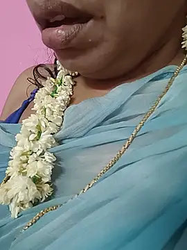 Snapshot of Tamilsexy35 chatting on July 9, 10:36 pm Tamilsexy35 online show from July 9, 10:36 pm