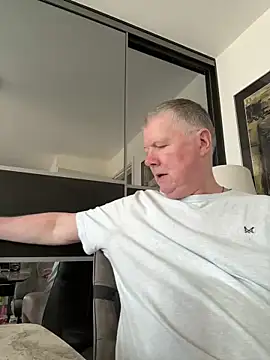 Snapshot of cumboy chatting on January 3, 1:03 pm cumboy online show from January 3, 1:03 pm