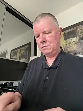 Snapshot of cumboy chatting on March 9, 1:48 pm cumboy online show from March 9, 1:48 pm