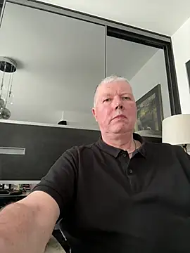 Snapshot of cumboy chatting on March 17, 11:02 am cumboy online show from March 17, 11:02 am