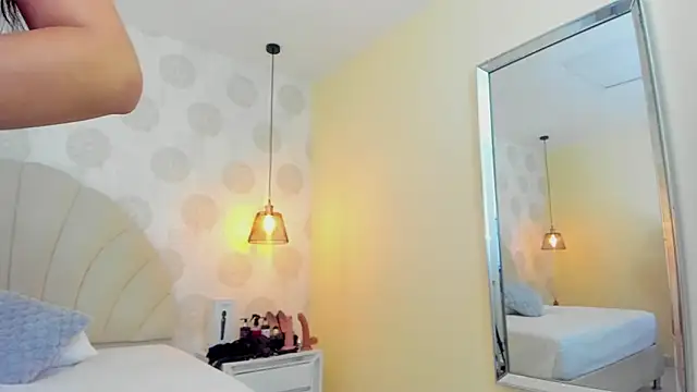 MILA FERRER1 online show from June 19, 12:42 pm