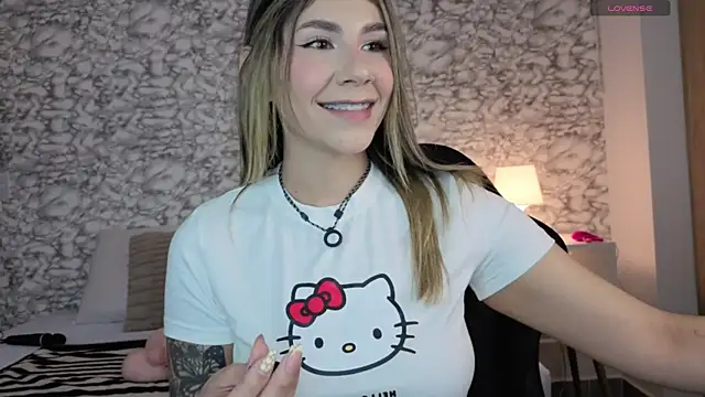 Snapshot of Isabella_Bliss chatting on July 18, 12:04 am Isabella Bliss online show from July 18, 12:04 am