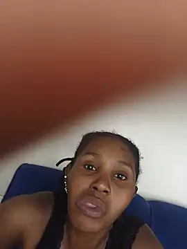 Snapshot of Holy_Virgin chatting on July 13, 11:18 pm Holy Virgin online show from July 13, 11:18 pm