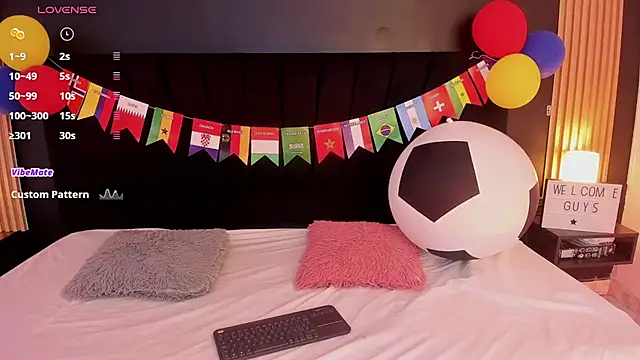 lunadoll18 online show from July 1, 4:14 am