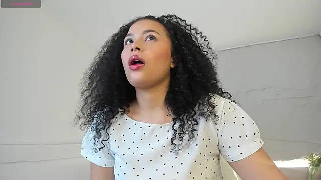 Snapshot of jadetorres_ chatting on June 25, 8:13 pm jadetorres online show from June 25, 8:13 pm
