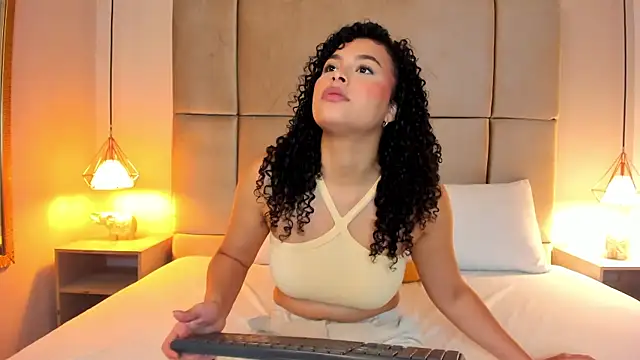 Snapshot of jadetorres_ chatting on July 30, 8:19 pm jadetorres online show from July 30, 8:19 pm