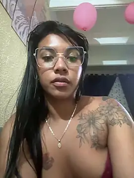 sophiagomezx online show from June 28, 2:39 am