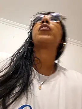 sophiagomezx online show from July 6, 10:56 pm