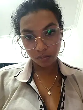 sophiagomezx online show from July 8, 8:46 pm