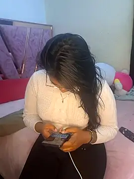 sophiagomezx online show from July 29, 12:42 am