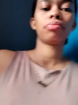 Snapshot of caroline_brunete chatting on June 19, 2:32 pm caroline brunete online show from June 19, 2:32 pm