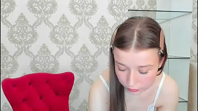 Snapshot of michelle_blus chatting on August 6, 8:22 pm michelle blus online show from August 6, 8:22 pm