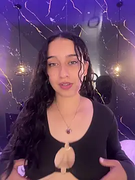 ZoeBlissX online show from June 18, 11:25 am
