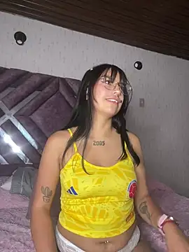 Snapshot of GabyLopez_Pink chatting on July 8, 3:44 am GabyLopez Pink online show from July 8, 3:44 am