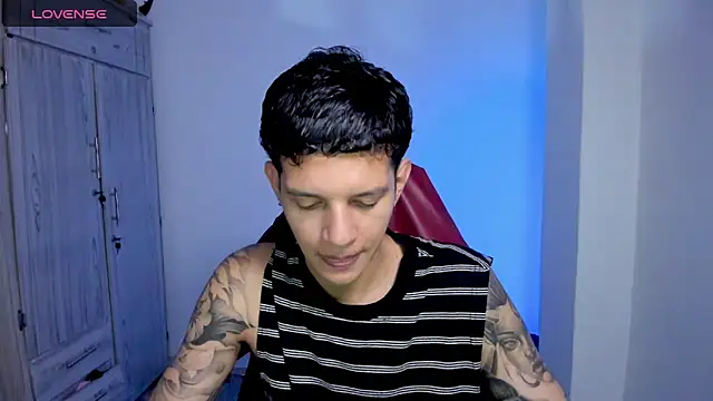 tylerrnova online show from June 18, 10:36 pm