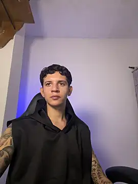 tylerrnova online show from June 21, 3:31 am