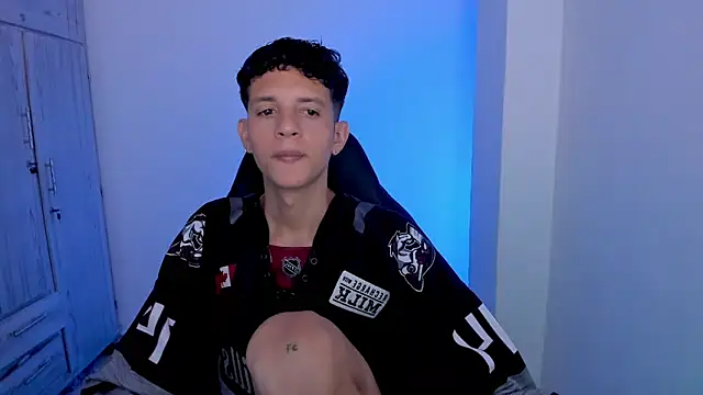 tylerrnova online show from July 2, 3:17 am