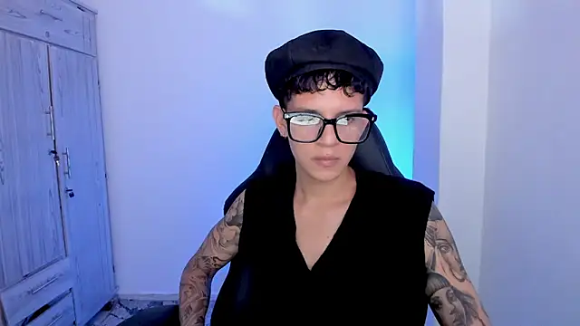 tylerrnova online show from July 4, 3:56 am