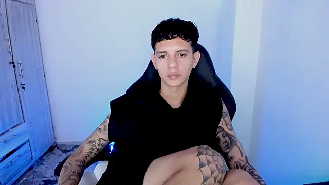 tylerrnova online show from July 10, 12:59 am