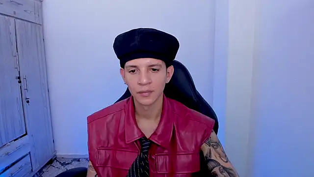 tylerrnova online show from July 15, 3:01 am