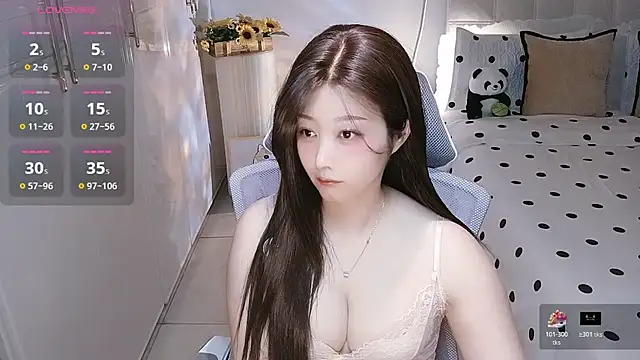 Snapshot of Angelucky- chatting on July 29, 7:34 pm Angelucky- online show from July 29, 7:34 pm