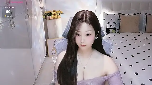 Snapshot of Angelucky- chatting on August 3, 7:17 pm Angelucky- online show from August 3, 7:17 pm
