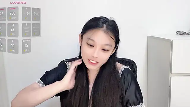 qiuqiu-123 online show from July 1, 1:45 pm