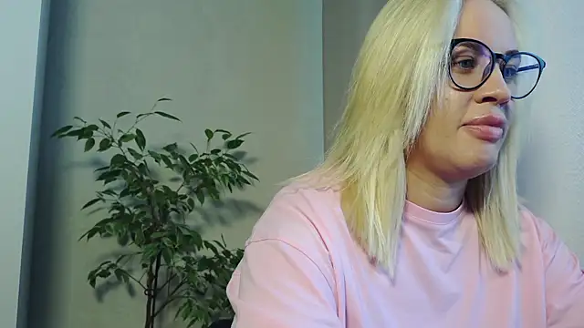 Snapshot of MariaTravel chatting on July 20, 1:46 pm MariaTravel online show from July 20, 1:46 pm