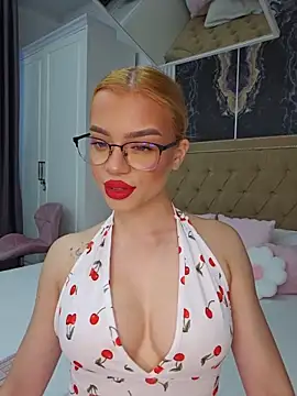 YasminnDoll online show from June 28, 3:45 am
