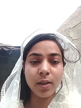 Snapshot of Simran_143 chatting on June 17, 12:40 pm Simran 143 online show from June 17, 12:40 pm