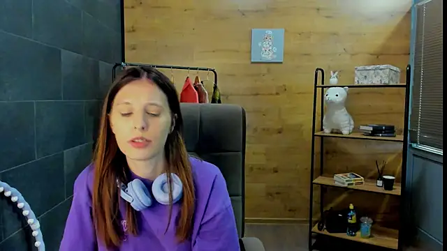 Snapshot of SusannFisher chatting on July 1, 9:55 am SusannFisher online show from July 1, 9:55 am