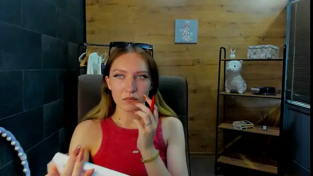 LisaaJackson online show from July 2, 1:17 pm