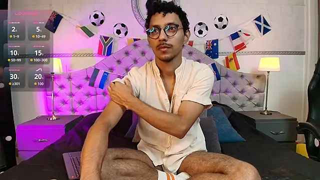Snapshot of Twunk_miguel chatting on June 26, 1:15 pm Twunk miguel online show from June 26, 1:15 pm