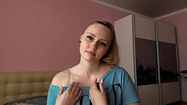 Snapshot of mintchill chatting on June 23, 10:02 am mintchill online show from June 23, 10:02 am