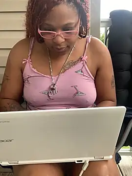 Snapshot of HypnotiqVibez chatting on July 25, 4:48 pm HypnotiqVibez online show from July 25, 4:48 pm
