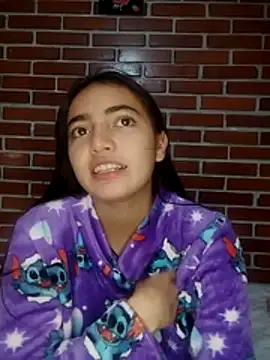 Julia valentina online show from July 26, 7:10 pm