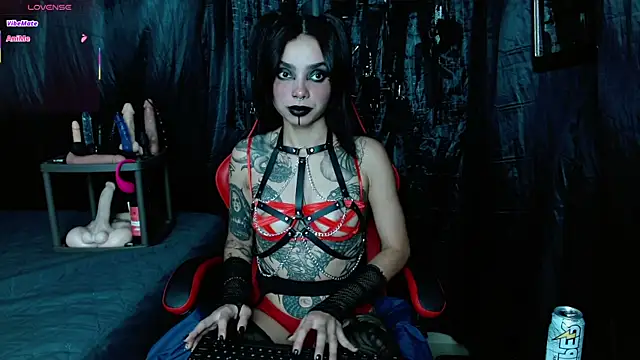 Snapshot of Electra_Darkkk chatting on July 28, 5:12 pm Electra Darkkk online show from July 28, 5:12 pm